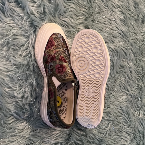 adidas men’s NIZZA RF SLIP SHOES - Picture 11 of 11